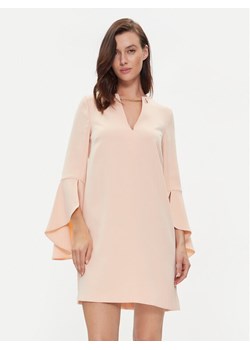 TWINSET Sukienka koktajlowa 241TP2292 Różowy Straight Fit ze sklepu MODIVO w kategorii Sukienki - zdjęcie 182636157