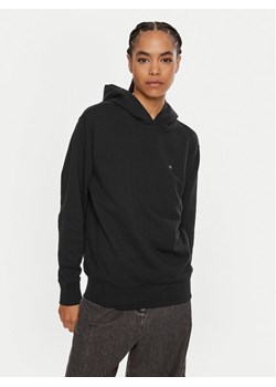 Calvin Klein Bluza Emb Graphic K20K208062 Czarny Relaxed Fit ze sklepu MODIVO w kategorii Bluzy damskie - zdjęcie 182636809