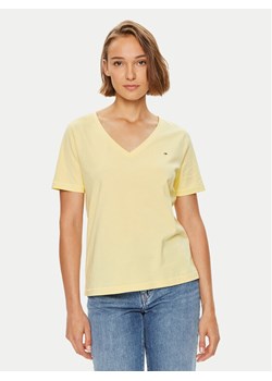Tommy Hilfiger T-Shirt Modern WW0WW39781 Żółty Regular Fit ze sklepu MODIVO w kategorii Bluzki damskie - zdjęcie 182637157