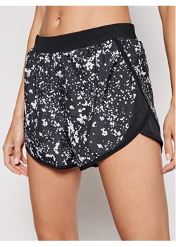 Under Armour Szorty sportowe UAaFly-By 2.0 1350198 Czarny Loose Fit ze sklepu MODIVO w kategorii Szorty - zdjęcie 182637309