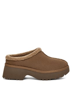 Ugg Klapki W New Heights Cozy Clog 1162510 Brązowy ze sklepu MODIVO w kategorii Klapki damskie - zdjęcie 182637478