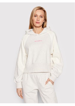New Balance Bluza WT21524 Beżowy Relaxed Fit ze sklepu MODIVO w kategorii Bluzy damskie - zdjęcie 182637548