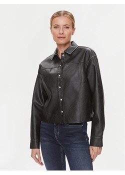 Calvin Klein Jeans Koszula J20J223240 Czarny Relaxed Fit ze sklepu MODIVO w kategorii Koszule damskie - zdjęcie 182637568