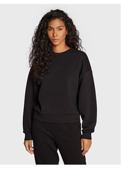 Gina Tricot Bluza Basic 10943 Czarny Relaxed Fit ze sklepu MODIVO w kategorii Bluzy damskie - zdjęcie 182637665