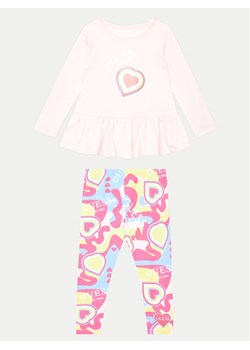 Guess Komplet bluzka i legginsy A4YG05 K6YW3 Różowy Regular Fit ze sklepu MODIVO w kategorii Komplety niemowlęce - zdjęcie 182638106