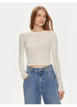 Noisy May Bluzka Judy 27022037 Écru Slim Fit ze sklepu MODIVO w kategorii Bluzki damskie - zdjęcie 182638107