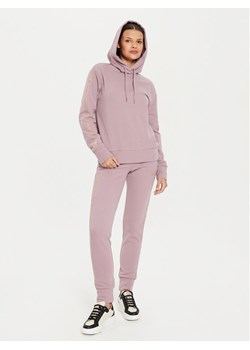 EA7 Emporio Armani Dres 8NTV58 TJQLZ 1341 Różowy Regular Fit ze sklepu MODIVO w kategorii Dresy damskie - zdjęcie 182638937