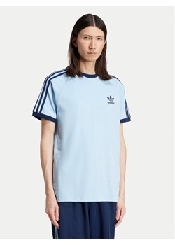adidas T-Shirt adicolor Classics 3-Stripes JN7018 Błękitny Slim Fit ze sklepu MODIVO w kategorii T-shirty męskie - zdjęcie 182639348