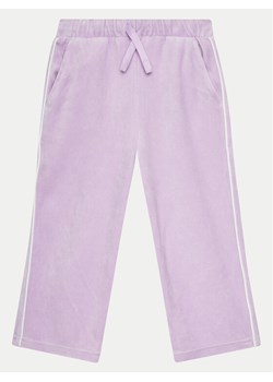 United Colors Of Benetton Spodnie dresowe 3UK0GF03Y Fioletowy Regular Fit ze sklepu MODIVO w kategorii Spodnie dziewczęce - zdjęcie 182639465