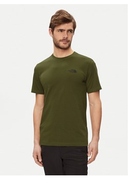 The North Face T-Shirt Simple Dome NF0A87NG Zielony Regular Fit ze sklepu MODIVO w kategorii T-shirty męskie - zdjęcie 182639559