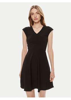 Armani Exchange Sukienka koktajlowa 8NYA95 YJ83Z 1200 Czarny Slim Fit ze sklepu MODIVO w kategorii Sukienki - zdjęcie 182639787