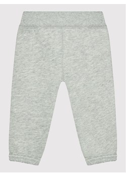 United Colors Of Benetton Spodnie dresowe 3J70AF009 Szary Regular Fit - id: 0000301244264 - marki United Colors Of Benetton - 182640917 United Colors Of Benetton Spodnie dresowe 3J70AF009 Szary Regular Fit ze sklepu MODIVO w kategorii Spodnie i półśpiochy - zdjęcie 182640917