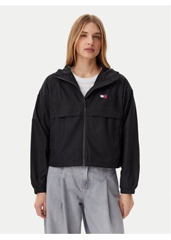 Tommy Jeans Wiatrówka Essential DW0DW20672 Czarny Relaxed Fit ze sklepu MODIVO w kategorii Kurtki damskie - zdjęcie 182641919