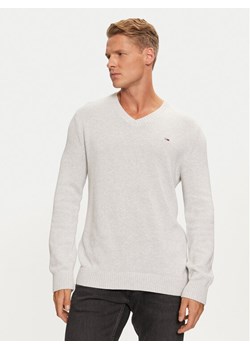 Tommy Jeans Sweter Essential DM0DM19429 Błękitny Slim Fit ze sklepu MODIVO w kategorii Swetry męskie - zdjęcie 182642669