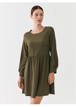 JDY Sukienka codzienna 15300701 Zielony Regular Fit ze sklepu MODIVO w kategorii Sukienki - zdjęcie 182643278