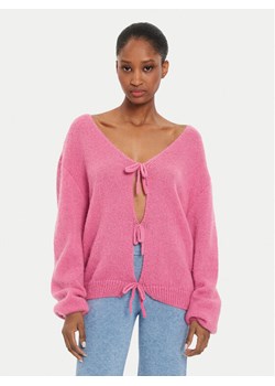 Kontatto Sweter AI2025 3M0194 Różowy Regular Fit ze sklepu MODIVO w kategorii Swetry damskie - zdjęcie 182643367