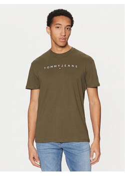 Tommy Jeans T-Shirt Linear Logo DM0DM20744 Zielony Regular Fit ze sklepu MODIVO w kategorii T-shirty męskie - zdjęcie 182644357