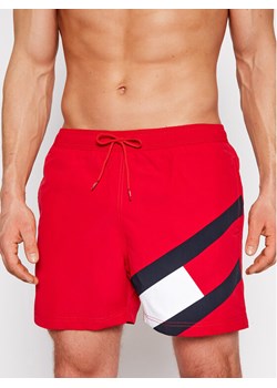 Tommy Hilfiger Szorty kąpielowe UM0UM02048 Czerwony Slim Fit ze sklepu MODIVO w kategorii Kąpielówki - zdjęcie 182644407