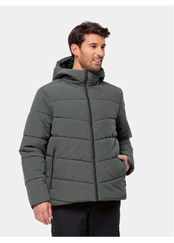 Jack Wolfskin Kurtka zimowa Karolinger Jkt 1207831 Zielony Regular Fit ze sklepu MODIVO w kategorii Kurtki męskie - zdjęcie 182644448