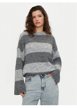Noisy May Sweter Sutton 27031244 Szary Loose Fit ze sklepu MODIVO w kategorii Swetry damskie - zdjęcie 182644609