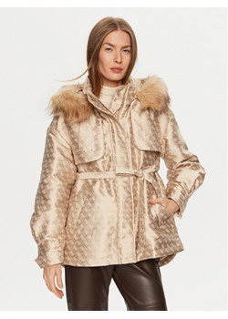 Guess Parka W4BL35 WFIR2 Beżowy Regular Fit - id: 0000304257704 - marki Guess - 182645007 Guess Parka W4BL35 WFIR2 Beżowy Regular Fit ze sklepu MODIVO w kategorii Parki damskie - zdjęcie 182645007