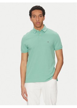 Tommy Hilfiger Polo 1985 MW0MW17770 Zielony Regular Fit - id: 0000304650130 - marki Tommy Hilfiger - 182645119 Tommy Hilfiger Polo 1985 MW0MW17770 Zielony Regular Fit ze sklepu MODIVO w kategorii T-shirty męskie - zdjęcie 182645119