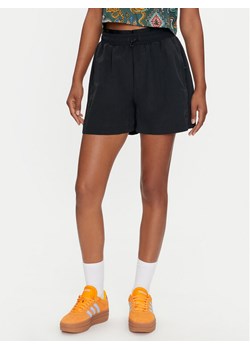 adidas Szorty sportowe City Escape Woven IV9782 Czarny Loose Fit ze sklepu MODIVO w kategorii Szorty - zdjęcie 182645408