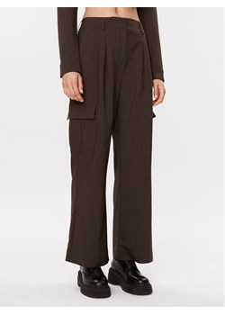 Herskind Spodnie materiałowe Louise 4905519 Brązowy Relaxed Fit ze sklepu MODIVO w kategorii Spodnie damskie - zdjęcie 182645956