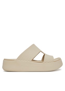 Crocs Klapki Getaway Groove Platform HStrap 210701 Beżowy ze sklepu MODIVO w kategorii Klapki damskie - zdjęcie 182646058
