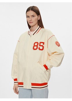 Tommy Hilfiger Kurtka bomber Baseball WW0WW40477 Beżowy Oversize ze sklepu MODIVO w kategorii Kurtki damskie - zdjęcie 182647055