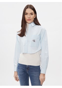 Calvin Klein Jeans Koszula J20J222614 Niebieski Cropped Fit ze sklepu MODIVO w kategorii Koszule damskie - zdjęcie 182647286