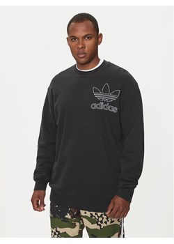 adidas Bluza adicolor Outline Trefoil IU2350 Czarny Loose Fit ze sklepu MODIVO w kategorii Bluzy męskie - zdjęcie 182648299