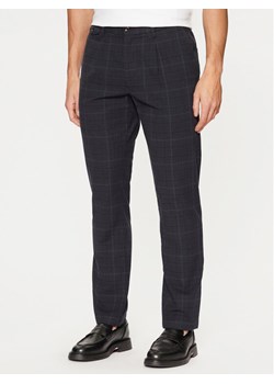 Tommy Hilfiger Chinosy MW0MW37726 Granatowy Tapered Fit ze sklepu MODIVO w kategorii Spodnie męskie - zdjęcie 182648966