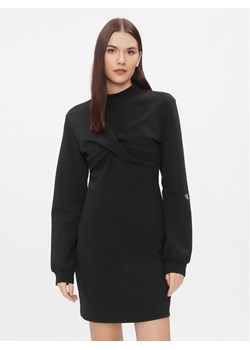 Calvin Klein Jeans Sukienka dzianinowa J20J222889 Czarny Regular Fit ze sklepu MODIVO w kategorii Sukienki - zdjęcie 182648986