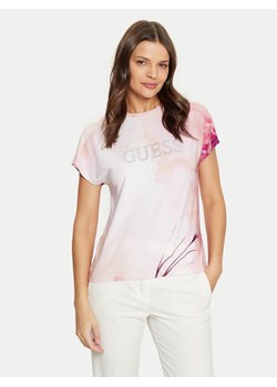 Guess T-Shirt W5RI09 K68D2 Różowy Regular Fit ze sklepu MODIVO w kategorii Bluzki damskie - zdjęcie 182649555
