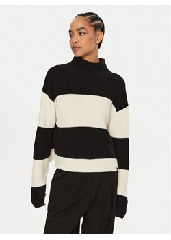 Calvin Klein Jeans Sweter J20J224227 Kolorowy Relaxed Fit ze sklepu MODIVO w kategorii Swetry damskie - zdjęcie 182649836