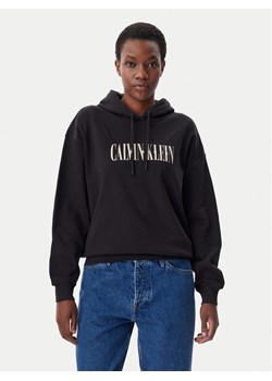 Calvin Klein Jeans Bluza Varsity J20J225579 Czarny Regular Fit - id: 0000304657504 - marki Calvin Klein - 182650117 Calvin Klein Jeans Bluza Varsity J20J225579 Czarny Regular Fit ze sklepu MODIVO w kategorii Bluzy damskie - zdjęcie 182650117