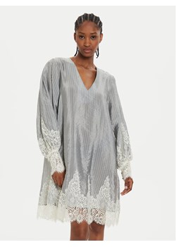 Karen by Simonsen Sukienka codzienna Pam 10105034 Szary Loose Fit ze sklepu MODIVO w kategorii Sukienki - zdjęcie 182650236