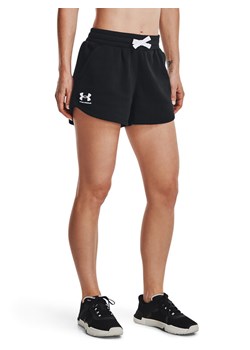 Under Armour Szorty sportowe Rival Fleece Short 1376257 Czarny Regular Fit ze sklepu MODIVO w kategorii Szorty - zdjęcie 182650377