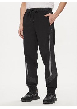 Boss Spodnie dresowe Hadikon 50504888 Czarny Relaxed Fit ze sklepu MODIVO w kategorii Spodnie męskie - zdjęcie 182650655