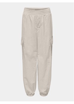 Kids ONLY Joggery Echo 15304165 Écru Loose Fit ze sklepu MODIVO w kategorii Spodnie dziewczęce - zdjęcie 182652348