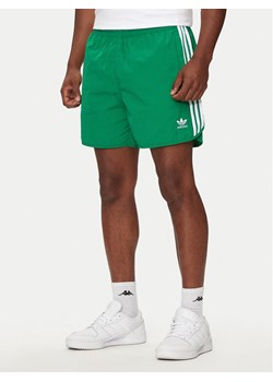 adidas Szorty sportowe adicolor Classics Sprinter IM4424 Zielony Regular Fit ze sklepu MODIVO w kategorii Spodenki męskie - zdjęcie 182653048