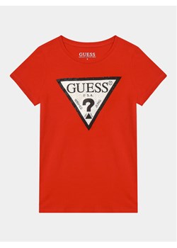 Guess T-Shirt J2YI51 K6YW1 Czerwony Regular Fit ze sklepu MODIVO w kategorii T-shirty chłopięce - zdjęcie 182653159