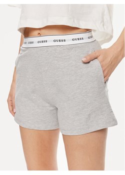 Guess Szorty piżamowe O4GD02 KBS91 Szary Loose Fit ze sklepu MODIVO w kategorii Piżamy damskie - zdjęcie 182654885