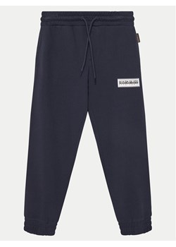Napapijri Spodnie dresowe Chamois NP0A4IGK D Granatowy Regular Fit ze sklepu MODIVO w kategorii Spodnie chłopięce - zdjęcie 182655025