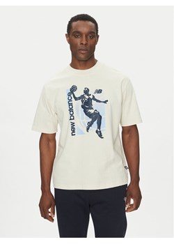 New Balance T-Shirt MT51605 Beżowy Oversize ze sklepu MODIVO w kategorii T-shirty męskie - zdjęcie 182655955