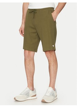 Guess Szorty sportowe F5GD00 KC5Y1 Khaki Regular Fit ze sklepu MODIVO w kategorii Spodenki męskie - zdjęcie 182656817