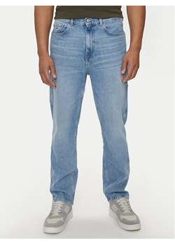 Tommy Jeans Jeansy Skater DM0DM20201 Niebieski Loose Fit ze sklepu MODIVO w kategorii Jeansy męskie - zdjęcie 182657058