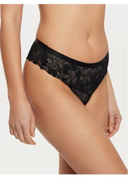 Hunkemöller Stringi Sophia 300460 Czarny ze sklepu MODIVO w kategorii Majtki damskie - zdjęcie 182657255