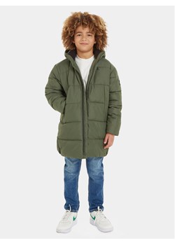 Calvin Klein Jeans Kurtka zimowa Essential IB0IB01277 Zielony Regular Fit ze sklepu MODIVO w kategorii Kurtki chłopięce - zdjęcie 182657397